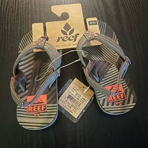 Reef boys sandals.